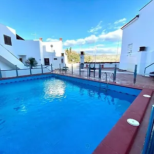 Cristianos Apartment, 1 Bedroom Wifi Free & Big Terrace Holiday home